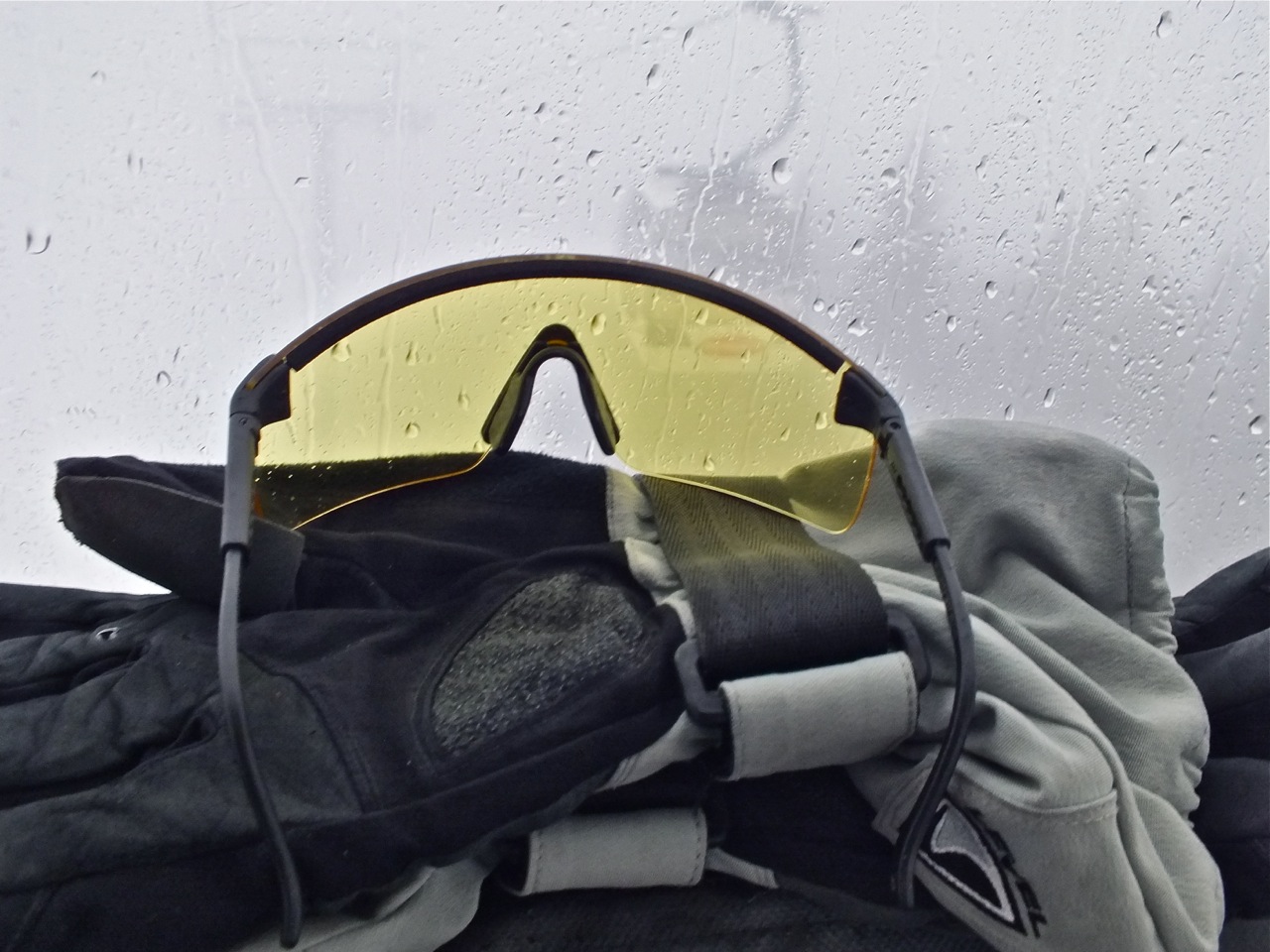 1.13.13.Grey.Day.Utility.Hint.Yellow.Lens.Industrial.Safety.Glasses.jpg