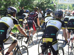 Heading out for the 100km ride. John "College" Korioth in the middle - Co-founder of the L.A. Foundation, and personal friend of Lance