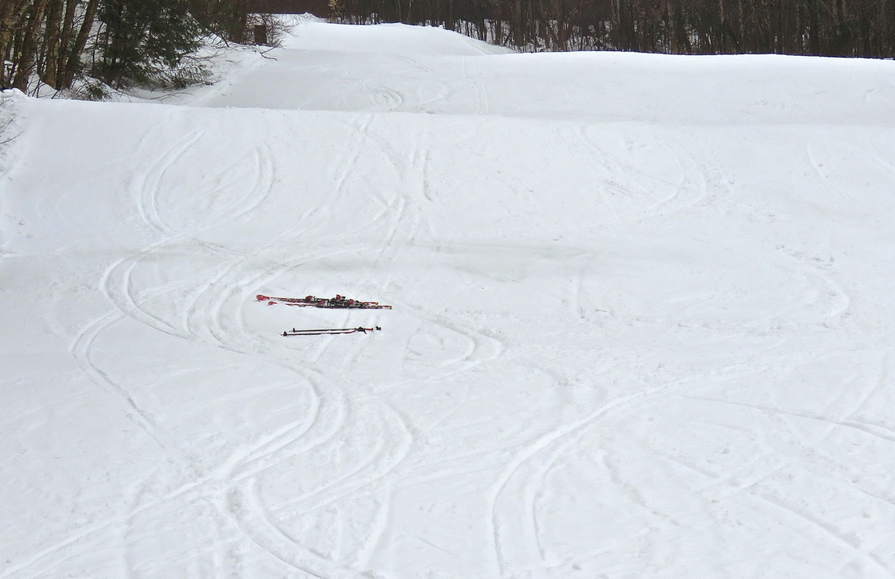 4.4.17.Nord.North.Fuddle.D.Bas.Lower.Contour.Carve.Jump.Turns.c.jpg