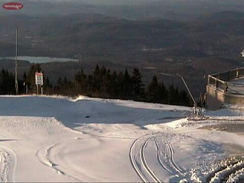 Looks like the Tremblant Mountain Crews were up all night to put this Fresh Snow Blanket out at the Summit.