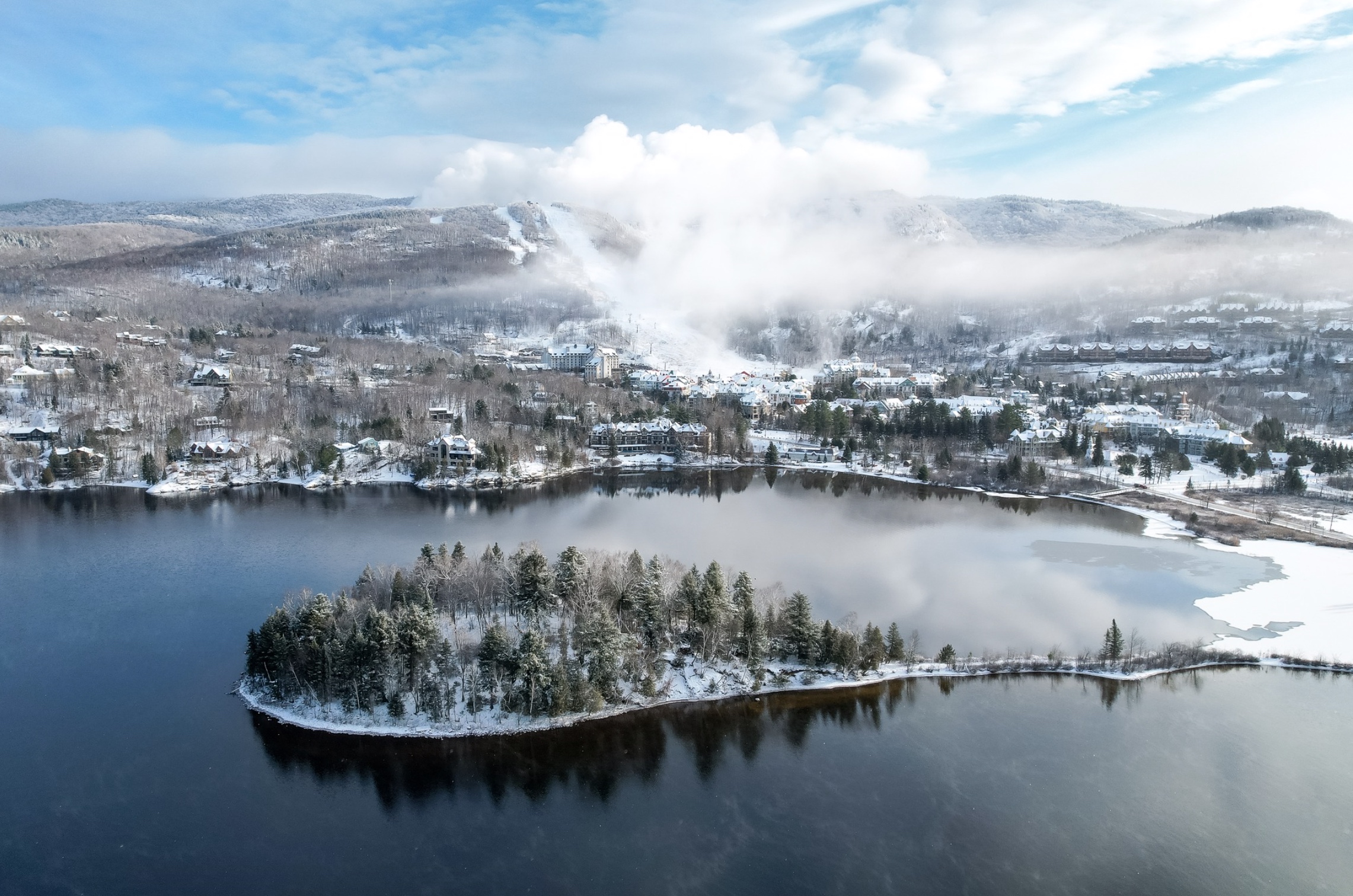 11.18.22.Tremblant.Sky.View.Sharable.Social.Media.Pic.Credit.Gary.Yee.a.jpg