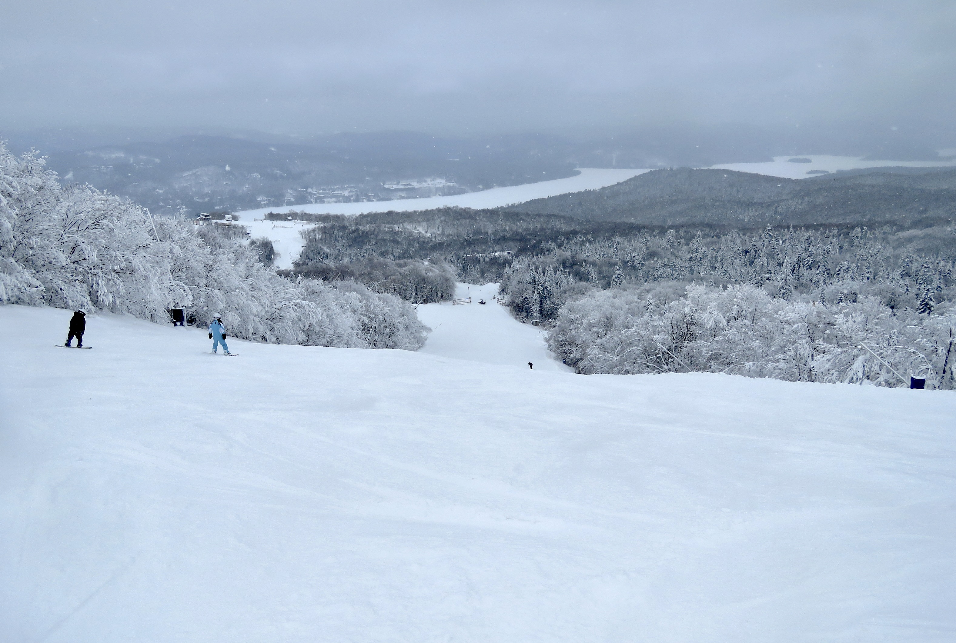 1.16.25.Beauvallon.Haut.Upper.Snowy.Views.Over.Lac.T.d.jpg