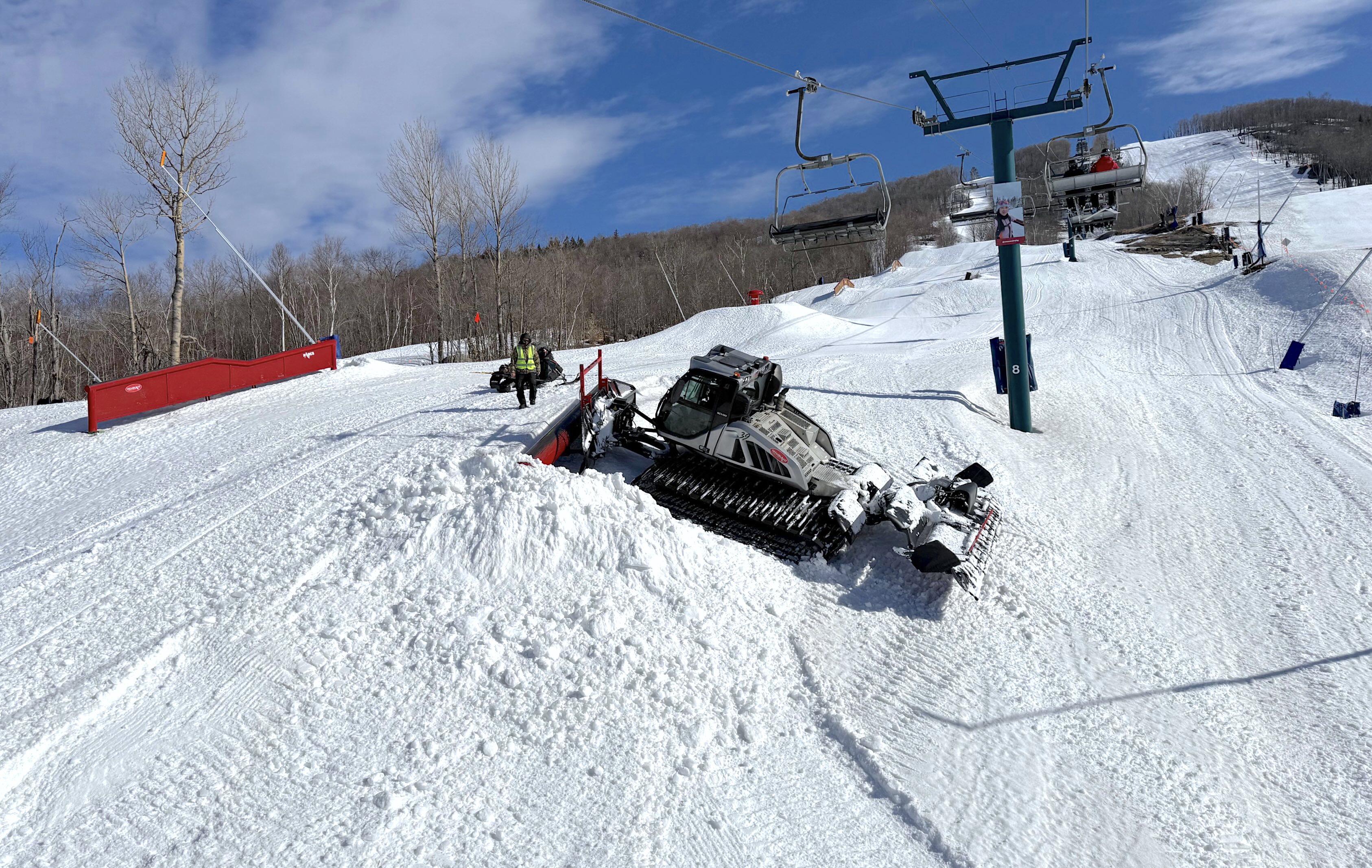 3.18.25.Sud.South.Adrenaline.Park.Grooming.Work.d.jpg