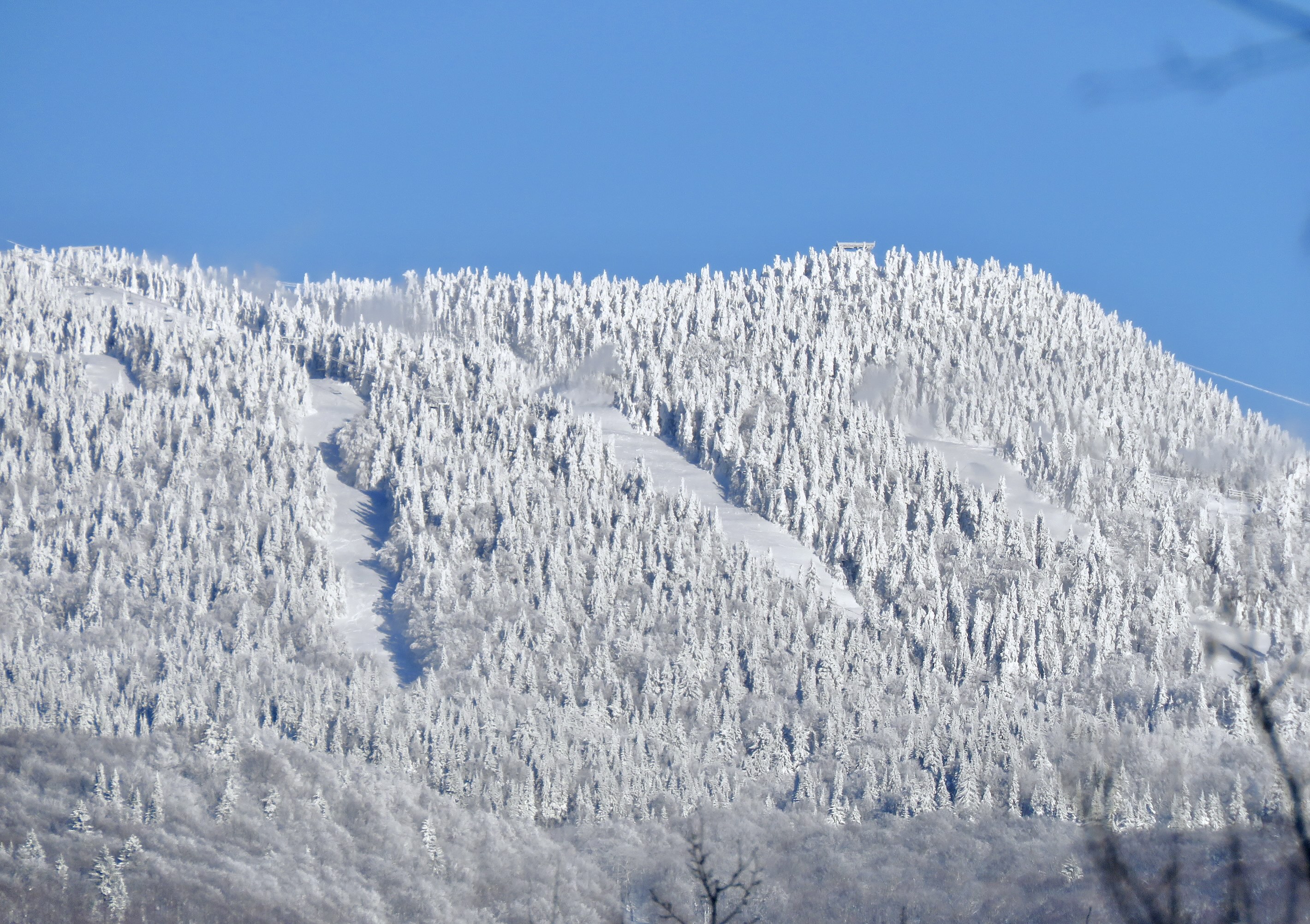 12.4.25.Soleil.Sector.Franc.Sud.Snowmaking.Observations.c.jpg