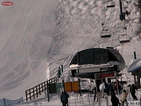 Warming Sun, Groomed, Powder, Moguls and No Line Up, all in one shot! This is the story of the whole Mountain today !!! Anything you want, and no delays... Could you ask for anything more?