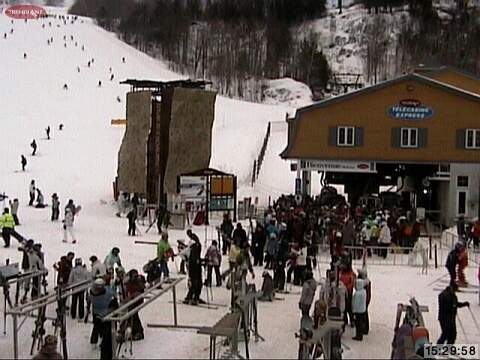 Last Run South Side 2009. Holiday Guests line up to get Last Run in... always a good sign that Conditions are worth every effort to get one last run in.