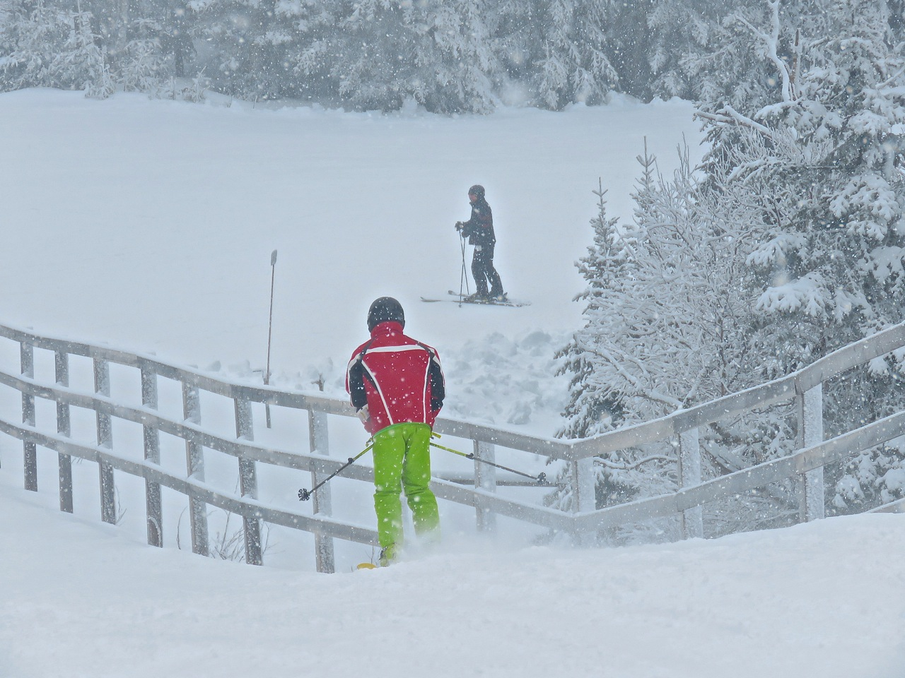 4.8.16.Versant.Soleil.Franc.Sud.Views.Across.Toboggan.Haut.Entrance.c.jpg